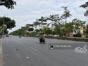mặt phố ngô gia tự vỉa hè đỉnh cao kinh doanh
