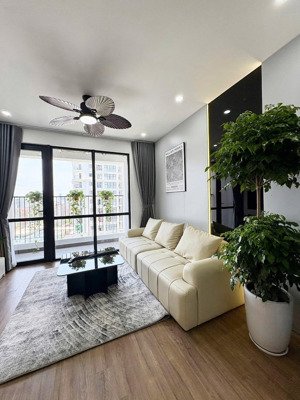 chính chủ nhờ bán mipec xuân thủy: căn hộ 3pn, 2wc, 110m2, full nội thất