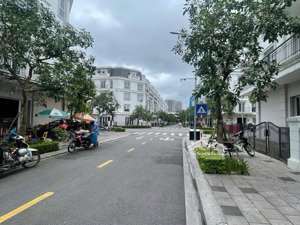 chủ nhà cần bán nhanh lô đất 60m2 tại sen hồ lệ chi giá chỉ nhỉnh 2 tỷ