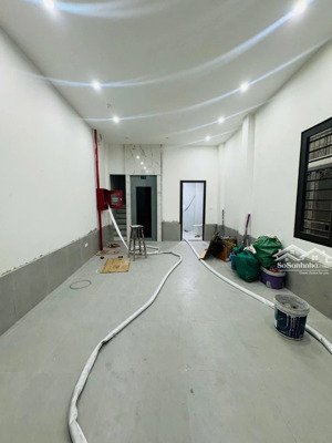 hơn 11 tỷ đống đa 35m², 7 tầng thang máy, 50m ra hồ, ở ngay.