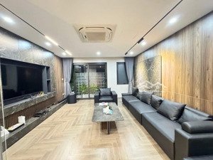 bán nhanh 7 x tỷ ,46 m2 ngọc thuỵ đường trước nhà 5 m , o tô ngủ trong nhà