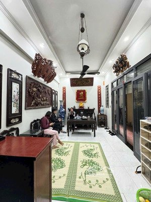 giáp bát- hoàng mai - 32m2 x 5 tầng dân xây - mặt ngõ thông - cách ô tô tránh 5m- 9,5 tỷ