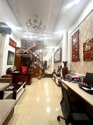 bán nhà -4 tầng -gần chợ hiệp bình-thủ đức diện tích lớn 130m-giá cực tốt