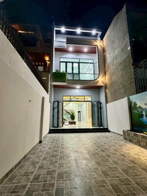 bán nhà mặt phố dx 092, 2,95 tỷ, 106m2, mới 100% gần chơ bưng cầu