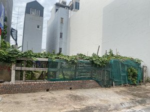 chính chủ cần bán gấp mảnh đất phố việt hưng dt 82m2, mt 4,5m, gần trường, chợ, hồ, công viên