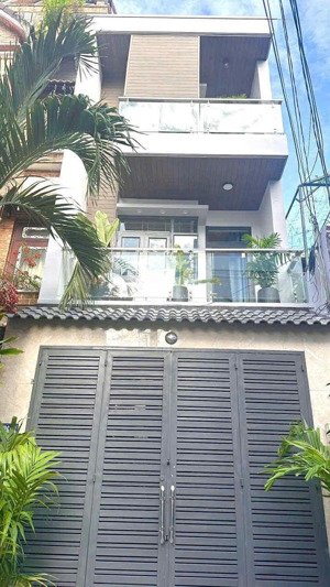 nhà đẹp hẻm 6m vị trí vàng để làm văn phòng công ty kinh doanh