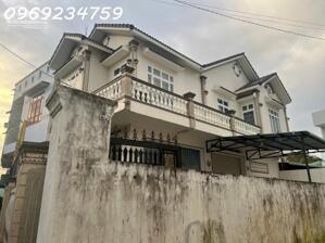 Siêu phẩm nhà đẹp 2 tầng phường Trần Quang Diệu, Quy Nhơn, DT 200m2, sổ hồng chính chủ, giá 5,6 tỷ