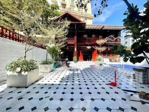 chốt gấp! bán villa sân vườn hồ bơi mt nguyễn văn hưởng thảo điền q2 - 13x25,5m - giá ~150tr/m2