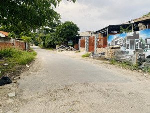 2 mt đường nguyễn trãi và chu văn an cuối chợ tân minh, full tc giá 1tỷ 850 tl