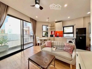 căn hộ 1pn ban công cao cấp/giặt riêng. view thoáng đón nắng tốt. tại cầu thủ thiêm, giáp quận 1