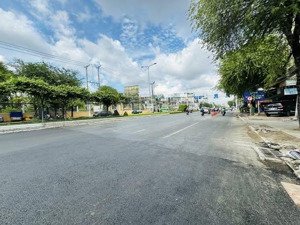 cho thuê nhà mặt tiền 30 tháng 4 gần ngã 4 nguyễn văn linh ngang 8m giá 40 triệu