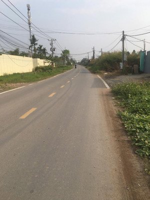 đất mặt tiền đường bưng ông thoàn dt: 1000m bán 68 tỷ