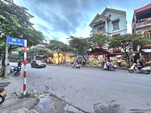 bán nhà việt hưng , 5 tầng gần 50m vỉa hè ô tô tránh,kinh doanh sầm uất.giá tốt nhất khu vực