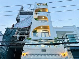 nhỉnh 12 tỷ hxh thành thái, p.14, q.10 4x13m 4 tầng vị trí đẹp, ở ngay, hđt 20tr/tháng