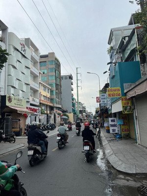 nhà mới đẹp khu phan xích long hẻm xe hơi 2 tầng sổ nở hậu tài lộc chỉ hơn 7 tỷ