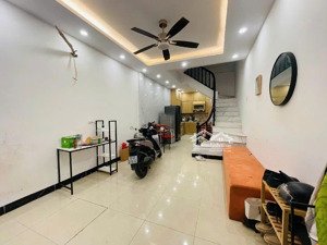 bán gấp! nhà đống đa 4 tầng, lô góc, 36m², ngõ thông gần phố pháo đài láng, full nội thất ở ngay.