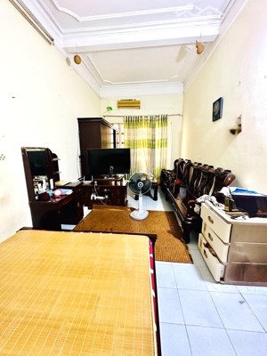 siêu phẩm phân lô ô tô đỗ cửa, 2 mặt tiền trước sau. kinh doanh dòng tiền, ngõ rộng 6m, ngõ th