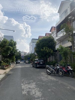 bán biệt thự q7 - 9x18 - 4 tầng 4pn - có thang máy - đường 16m - hơn 17 tỷ