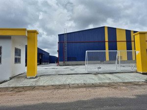 cho thuê xưởng 1900m 140tr bến cát 