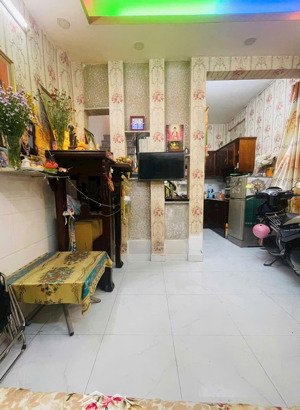 q4, cách mt đoàn văn bơ 15m, 2 tầng btct, 21,2m2, không quy hoạch, 3 tỷ