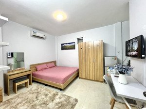 phòng mới đủ nội thất - thang máy gần vạn hạnh mall