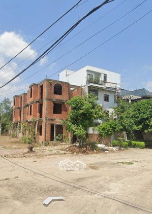 chính chủ gửi bán căn biệt thự rẻ nhất đồng xép hoàn sơn lô góc hoa hậu đẹp nhất dự án