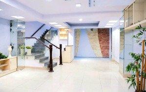 nhà đẹp trần hưng đạo, quận 1 - 6 tầng, 77m², hẻm xe hơi, vị trí vàng trung tâm, cho thuê 600tr/năm