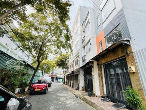 nhà siêu đẹp- 3 tầng- đường 7m có vỉa hè- kdc dân trí cao- ngay ngã tư thủ đức- 8.6 tỷ còn tl