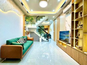 chính chủ bán nhà 3 lầu ( 3.6x11 )giá chỉ 9 tỷ ( bớt lộc )-ngay trung tâm gần sân bay tân sơn nhất