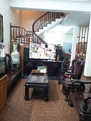 siêu phẩm sài đồng - dân xây - ô chờ thang máy - ô tô vào nhà - ngõ rộng 4m - sổ đỏ siêu đẹp