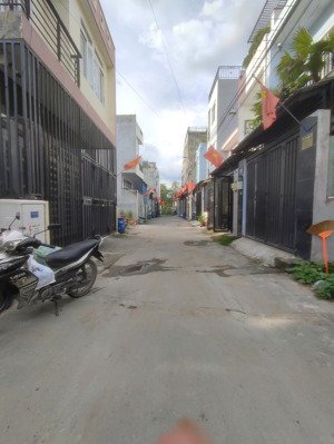 đất 185 ngô chí quốc đẹp : 3,1 tỷ -ngang 5m -51,4 m2- đường xe hơi 5m