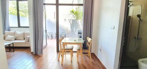 căn hộ cho thuê 2 ngủ 1 khách 1 vệ sinh .ngõ 28 tứ liên .tây hồ 1 phòng ngủ to .