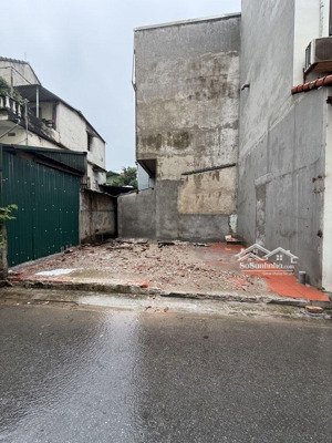 bán lô đất 40m2 mặt tiền 6.5m đường trước nhà 6m cách đường cổ bi 15m, để mở cửa hàng,kinh doanh