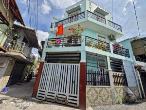 nhà cao 3 tầng đón chào chủ nhân vào ở liền ạ