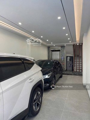 ô tô vào nhà - 7 tầng - thang máy - kinh doanh - nội thất đẹp phố nguyễn văn cừ