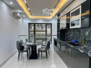 bán nhà riêng tại ngọc lâm, 12,86 tỷ, 40m2, 4pn, 6wc, giá tốt hot!