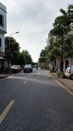 mặt phố cự khối long biên hà nội dt 86 m c4 6 mt 16.5 tỷ lh:0964519986