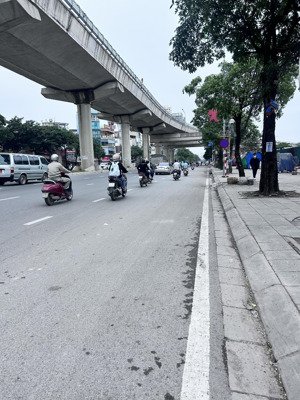 nhà đẹp trung tựu - mới tinh ở ngay - ô tô đỗ cửa - full công năng - gần chợ - trường học các cấp