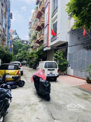 siêu phẩm cầu giấy 160m, 8 tầng, 2 khối riêng biệt, 2 thang máy móng 11 tầng - giá 43.8tỷ