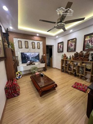 bán gấp nhà trung tâm ba đình gần phố kim mã, giảng võ, đội cấn 8,5 tỷ vị trí: trung tâm