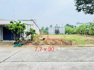 cần bán đất mỹ phước 3 dt 231m2 shr giá chỉ 1.65tỷ cách ql 13 chỉ 2p di chuyển khu vực đông dân cư