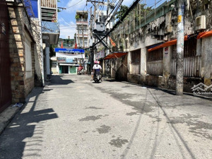 bán nhà vũ tùng, p2 bình thạnh giáp phú nhuận 82m2 ngang đẹp gần 5m, 2 tầng, ô tô sát nhà, sổ vuông