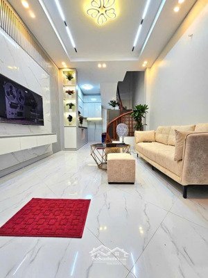 bán nhà đông ngạc, 36m2, phân lô, ô tô, full nội thất , nhỉnh 5tỷ.