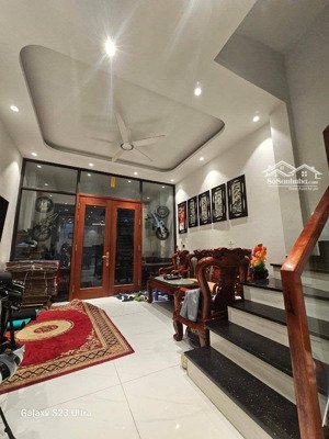 mặt ngõ hoàng mai ô tô đỗ cửa, lô góc 3 thoáng, vài bước ra hồ đền lừ, kd, sđcc, tặng nt, 47m2 * 5t