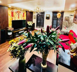 bán căn nhà giáp bát - hoàng mai - hà nội - trung tâm hoàng mai đi các tuyến phố và nhiều tiện ích