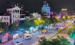 mặt phố 97- 99 nguyễn văn cừ. toàn bộ thổ cư dt gần 900m2 - giá 200 tỷ