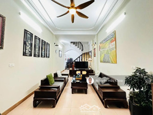 bán nhà cầu giấy 36m x 4 tầng giá 8,2 tỷ ô tô 10m dòng tiền 13tr/tháng ở ngay