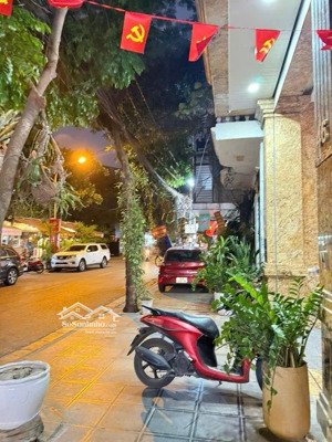 vip mặt phố trần tử bình, cầu giấy -90m- lô góc 3 mặt thoáng - 9tầng thang máy- đẳng cấp kinh doanh