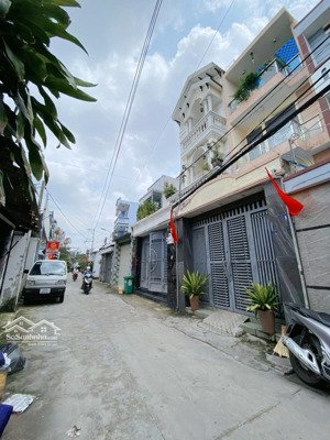 chính chủ bán gấp nhà 3 tầng, dt 5m x 22m, mặt tiền 6m thông kdc an sương