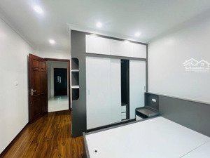 bán nhà lạc long quân trước nhà ô tô tránh, vỉa hè rộng , kinh doanh đỉnh, vài bước ra hồ tây.